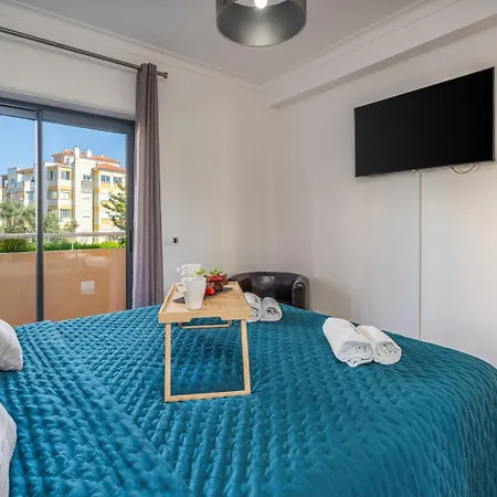 Appartement Spacious & Sunny With Pool By Hostwise *