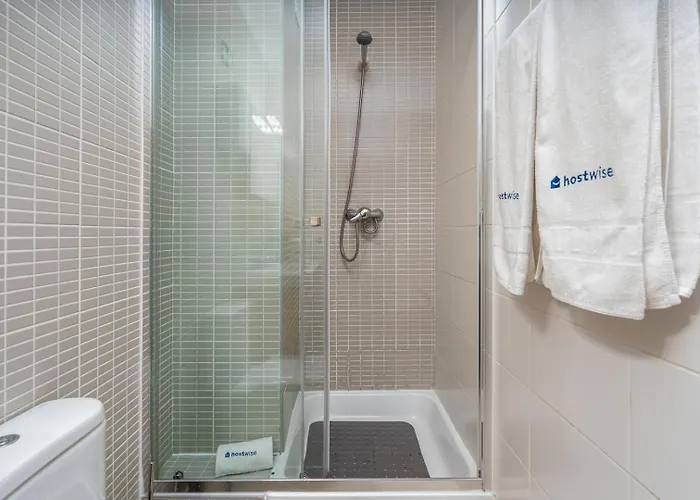 Spacious & Sunny With Pool By Hostwise Lejlighed *