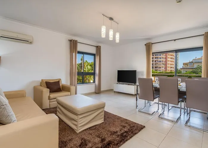 Spacious & Sunny With Pool By Hostwise Lejlighed *