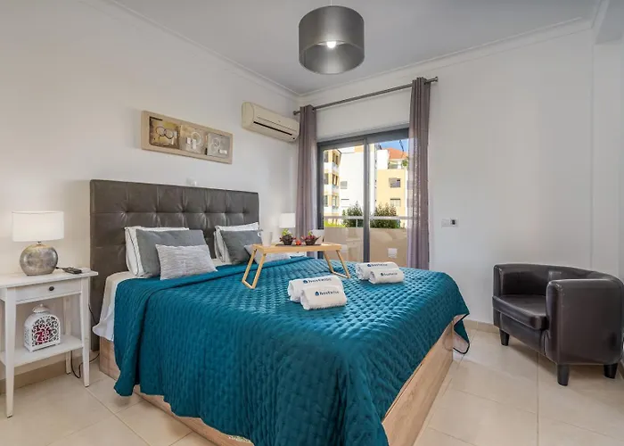 Spacious & Sunny With Pool By Hostwise