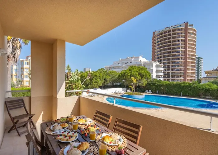 公寓 Spacious & Sunny With Pool By Hostwise *