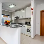 Spacious & Sunny With Pool By Hostwise